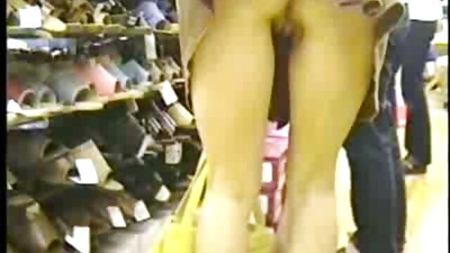 Kokybiški filmai :  Puošni tarnaitė iš Prancūzijos valo vyro namus ir mėgaujasi seksu Nemokami porno filmai 