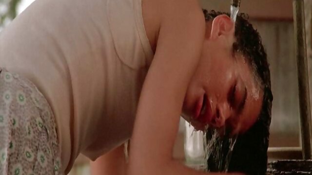 Kokybiški filmai :  Kiaulės uodega šviesiaplaukė sugriebia didelį pecką Nemokami porno filmai 