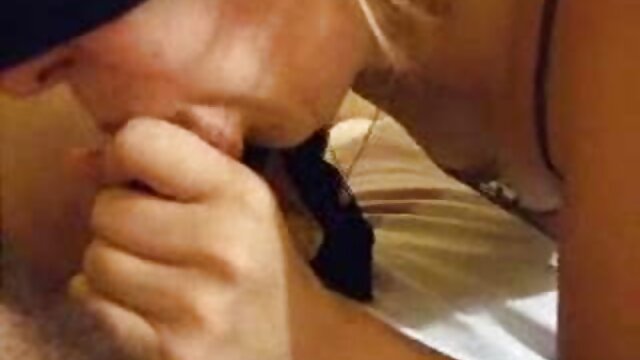 Kokybiški filmai :  Šviesiaplaukė lėlė ir jos partneris yra dideli oralinio sekso mėgėjai Nemokami porno filmai 